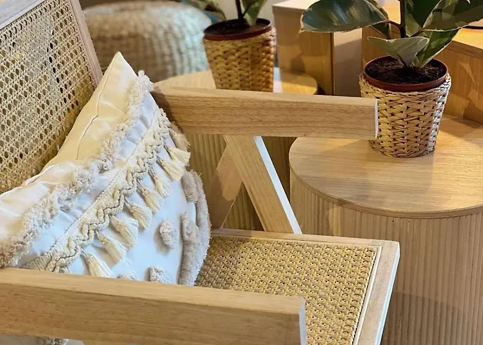 Cozy & Stylist Unit In Bgc Apartment *