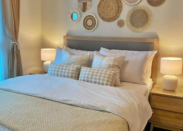 Cozy & Stylist Unit In Bgc * Manila