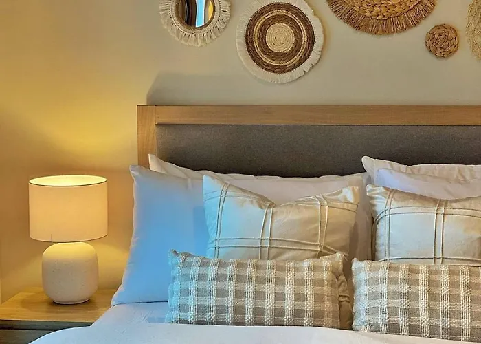 Cozy & Stylist Unit In Bgc Manila