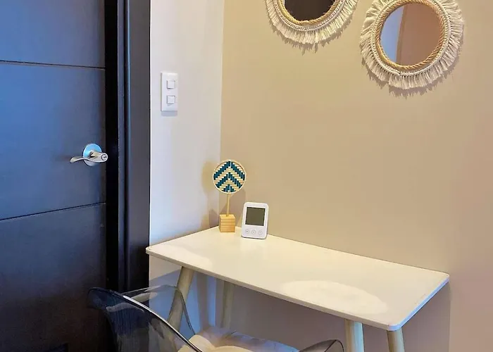 Cozy & Stylist Unit In Bgc Apartment *