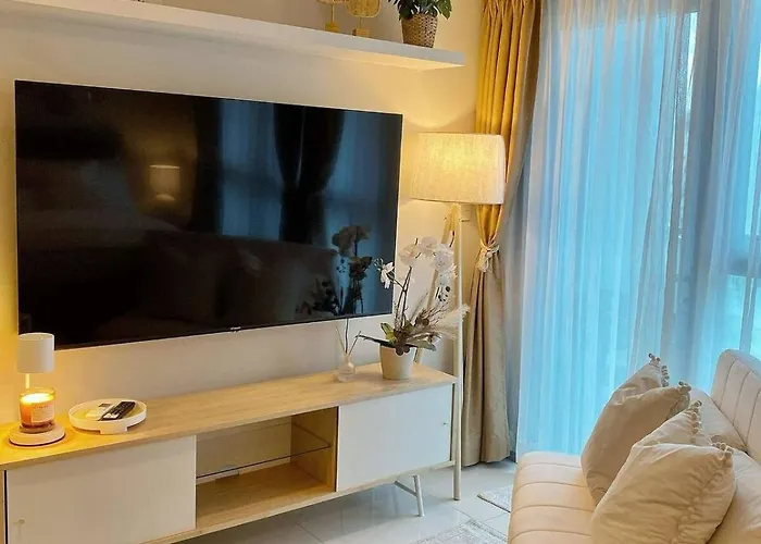 Apartment Cozy & Stylist Unit In Bgc