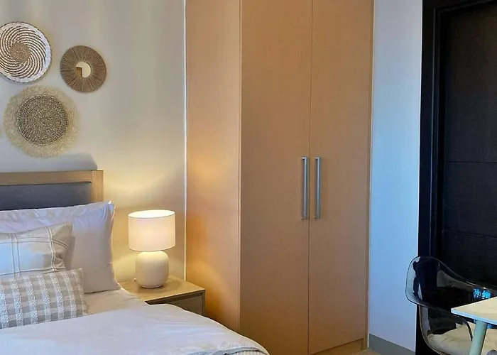 Cozy & Stylist Unit In Bgc Apartment Manila